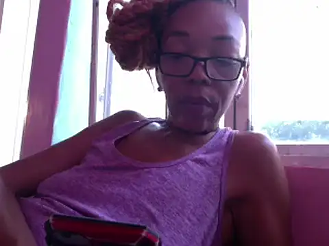 Snapshot of Ladyzee25 chatting on June 20, 2026, 7:19 pm Ladyzee25 online show from June 20, 2026, 7:19 pm