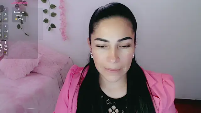 luna lgomez  online show from March 12, 2025, 11:10 am