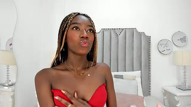 SamantaMarquez online show from September 17, 2025, 7:49 pm