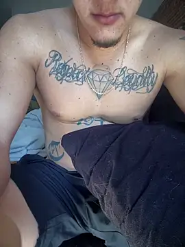yourpapixulo online show from March 10, 2025, 6:45 pm