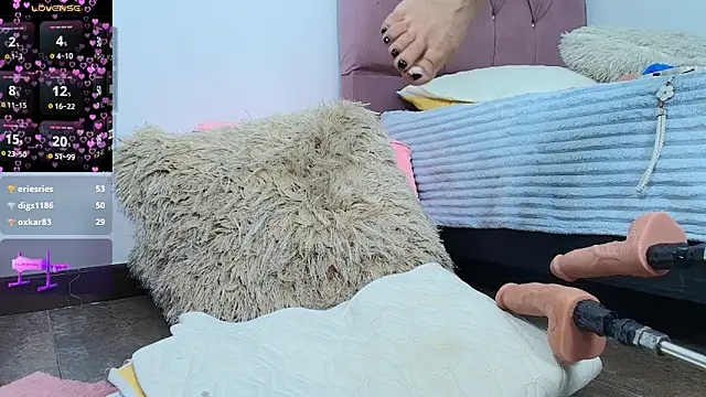 HotAlana  online show from March 10, 2025, 1:32 pm