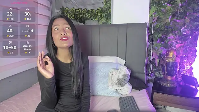 Fernanda liie  online show from December 5, 2025, 12:37 pm