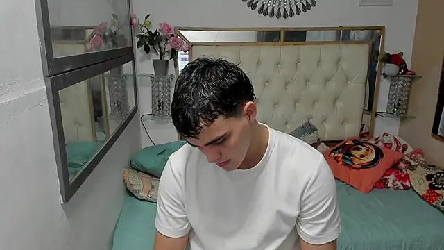 heiker  online show from November 5, 2025, 2:14 am