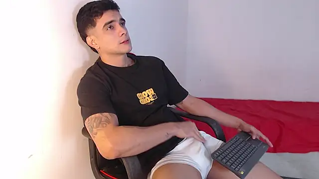 adam levis17 online show from September 29, 2025, 7:26 am