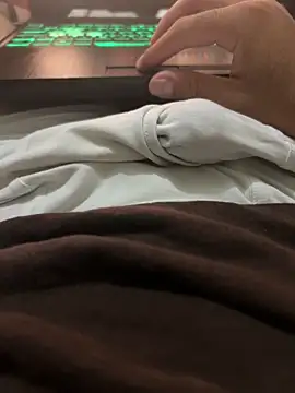 Snapshot of yeezy2819 chatting on February 27, 2025, 6:35 am yeezy2819 online show from February 27, 2025, 6:35 am