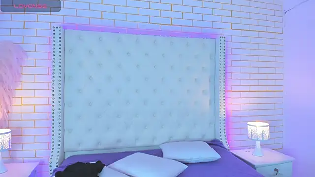 Emilly wilson  online show from October 11, 2025, 11:55 am