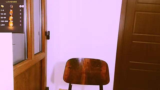Snapshot of Alina_eve chatting on May 23, 2026, 7:35 pm Alina eve online show from May 23, 2026, 7:35 pm