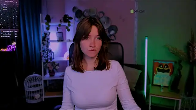 Snapshot of helli_belli chatting on October 1, 2025, 10:24 pm helli belli online show from October 1, 2025, 10:24 pm