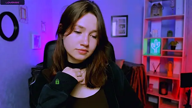 Snapshot of helli_belli chatting on March 21, 2025, 9:56 pm helli belli online show from March 21, 2025, 9:56 pm