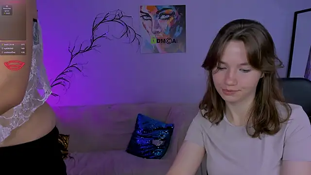 Snapshot of helli_belli chatting on October 7, 2025, 7:37 pm helli belli online show from October 7, 2025, 7:37 pm