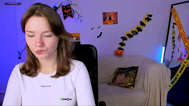 Snapshot of helli_belli chatting on October 24, 2025, 7:13 pm helli belli online show from October 24, 2025, 7:13 pm