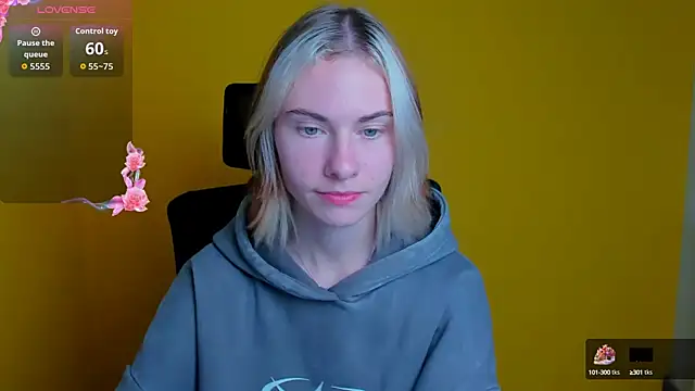 Snapshot of Fiona_Night chatting on October 8, 2025, 5:57 pm Fiona Night online show from October 8, 2025, 5:57 pm