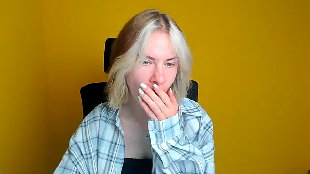 Snapshot of Fiona_Night chatting on September 10, 2025, 5:28 am Fiona Night online show from September 10, 2025, 5:28 am