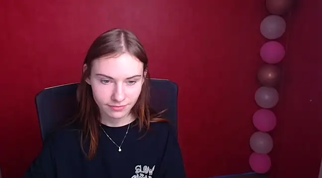 Snapshot of Fiona_Night chatting on March 7, 2025, 12:12 pm Fiona Night online show from March 7, 2025, 12:12 pm