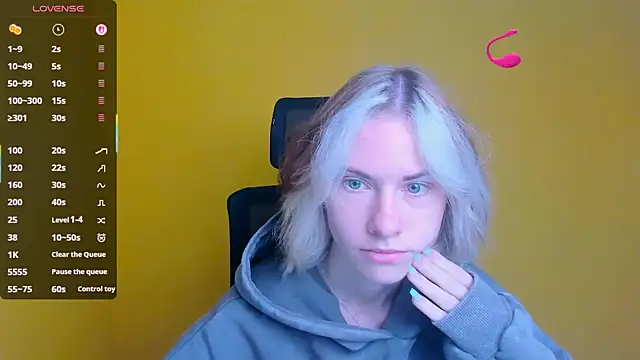 Snapshot of Fiona_Night chatting on September 12, 2025, 5:18 am Fiona Night online show from September 12, 2025, 5:18 am