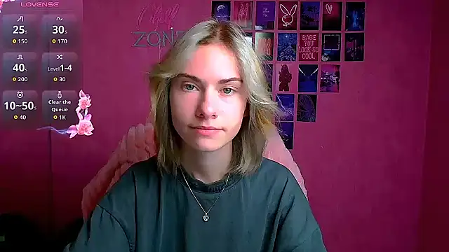 Snapshot of Fiona_Night chatting on October 18, 2025, 5:20 am Fiona Night online show from October 18, 2025, 5:20 am