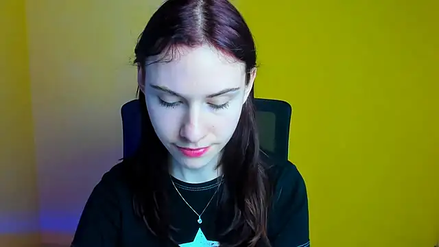 Snapshot of Fiona_Night chatting on March 13, 2025, 9:16 pm Fiona Night online show from March 13, 2025, 9:16 pm