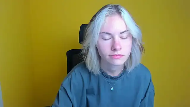 Snapshot of Fiona_Night chatting on September 9, 2025, 5:06 am Fiona Night online show from September 9, 2025, 5:06 am