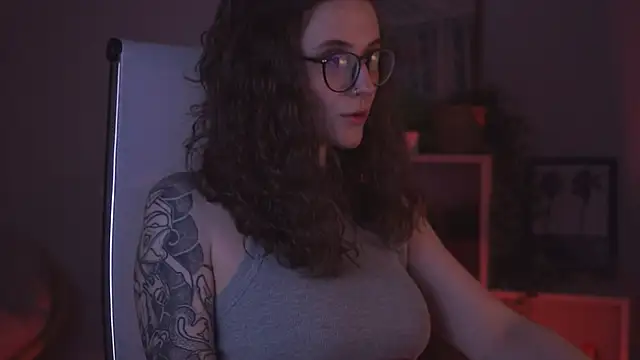 OliviaMcClean online show from March 21, 2025, 2:40 pm