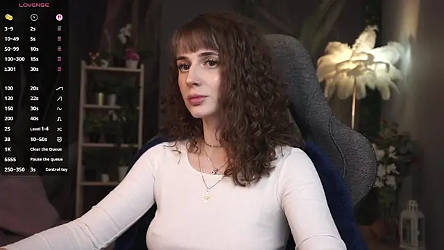 OliviaMcClean online show from April 28, 2026, 3:11 am