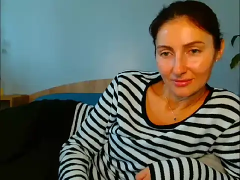 Snapshot of Irina9793 chatting on October 9, 2025, 8:04 am Irina9793 online show from October 9, 2025, 8:04 am