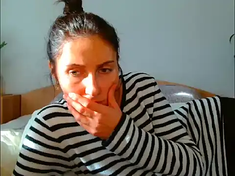 Snapshot of Irina9793 chatting on November 27, 2025, 9:43 am Irina9793 online show from November 27, 2025, 9:43 am