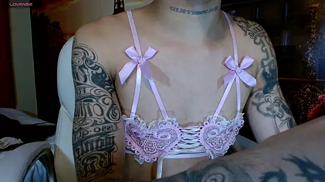 Gabi Prince online show from October 15, 2025, 7:33 pm