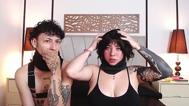 Aria and orien online show from March 10, 2025, 11:12 am