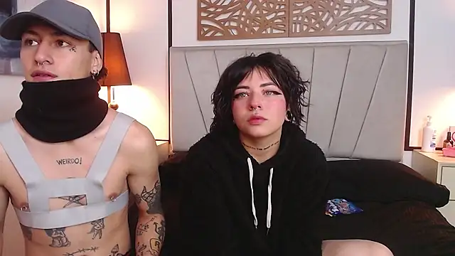 Aria and orien online show from March 17, 2025, 11:00 am