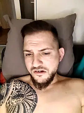 Snapshot of iurinicola chatting on February 22, 2026, 12:46 am iurinicola online show from February 22, 2026, 12:46 am