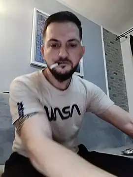 Snapshot of iurinicola chatting on February 15, 2026, 7:46 pm iurinicola online show from February 15, 2026, 7:46 pm