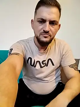 Snapshot of iurinicola chatting on February 21, 2026, 12:40 pm iurinicola online show from February 21, 2026, 12:40 pm