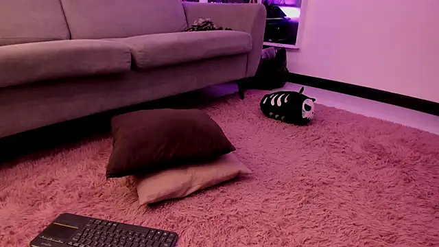 Tahara Romanov online show from January 9, 2026, 8:27 pm