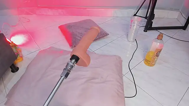 Melissa 23  online show from January 5, 2026, 8:12 pm