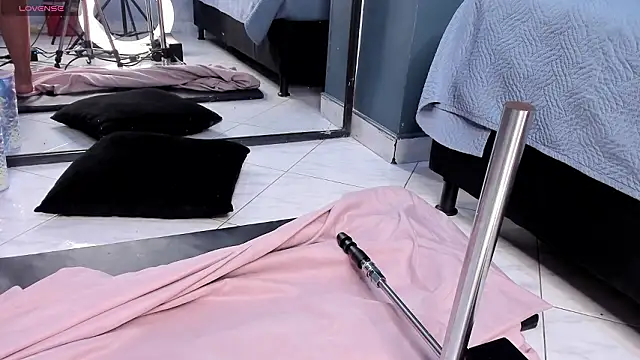 Melissa 23  online show from February 14, 2026, 11:43 am