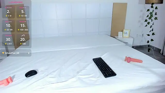 ElectraRhodes1 online show from March 21, 2025, 11:12 pm