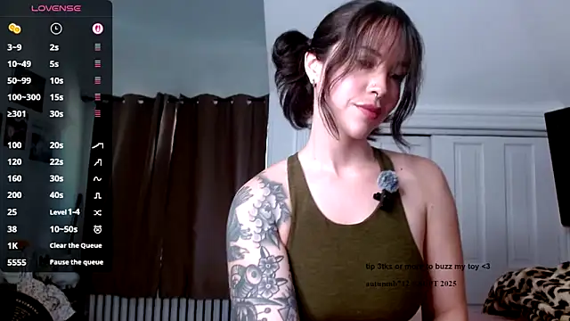 autumnb712 online show from September 26, 2025, 4:03 pm