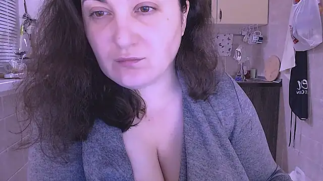 SoftLia online show from October 10, 2025, 11:49 pm