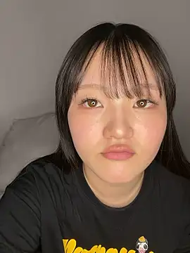 MinaKubo online show from May 24, 2026, 5:02 pm