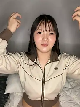 MinaKubo online show from May 21, 2026, 9:50 am