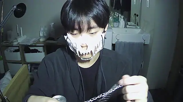 sdamvo2 online show from December 4, 2025, 1:21 pm