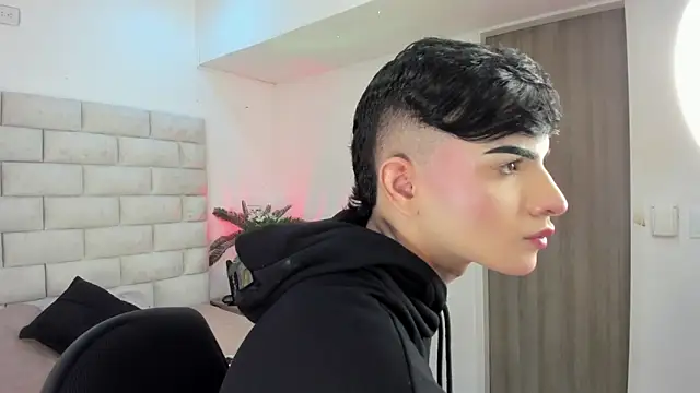 Snapshot of Dylan_Turnerr chatting on March 11, 2025, 4:41 am Dylan Turnerr online show from March 11, 2025, 4:41 am