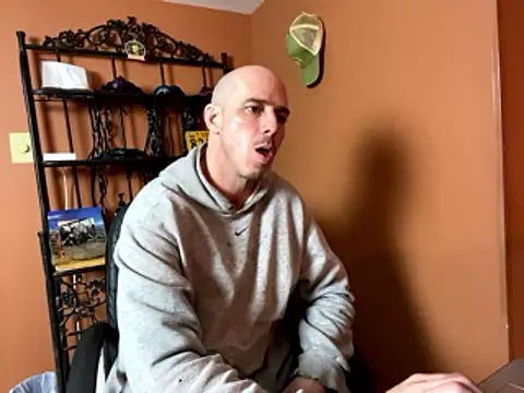 Mac ThunderCock online show from January 10, 2026, 10:49 pm