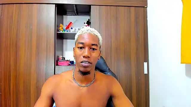 Snapshot of Dreamastercum_ chatting on October 13, 2025, 1:23 pm Dreamastercum online show from October 13, 2025, 1:23 pm