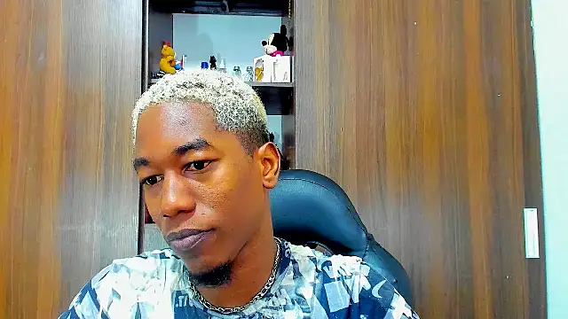 Snapshot of Dreamastercum_ chatting on October 11, 2025, 1:34 pm Dreamastercum online show from October 11, 2025, 1:34 pm