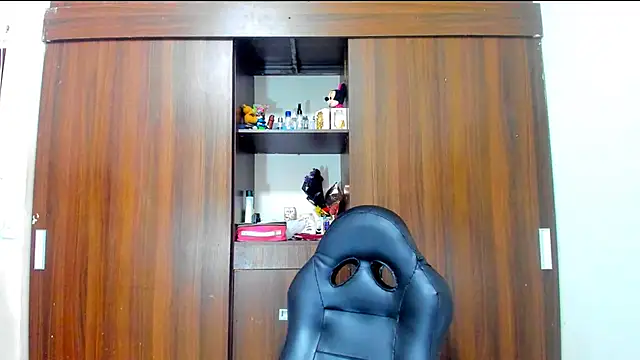 Snapshot of Dreamastercum_ chatting on November 21, 2025, 10:20 pm Dreamastercum online show from November 21, 2025, 10:20 pm