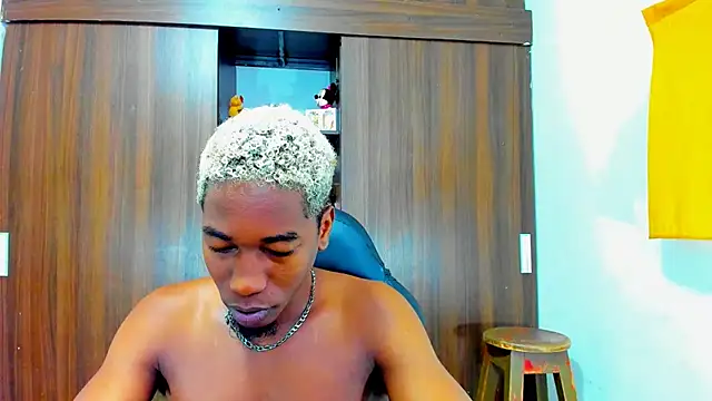 Snapshot of Dreamastercum_ chatting on October 21, 2025, 11:53 am Dreamastercum online show from October 21, 2025, 11:53 am