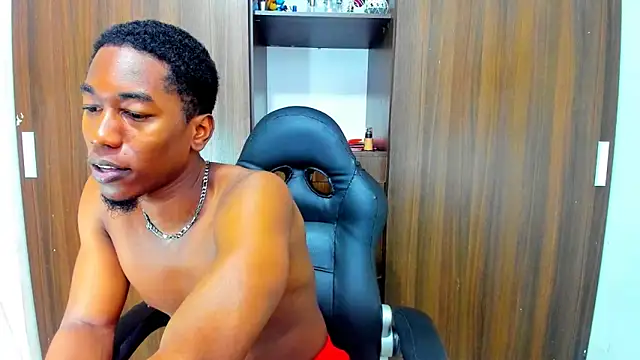 Snapshot of Dreamastercum_ chatting on September 17, 2025, 7:38 pm Dreamastercum online show from September 17, 2025, 7:38 pm