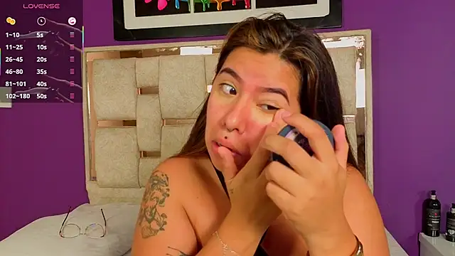 emilyy cooperr online show from April 13, 2026, 12:09 pm