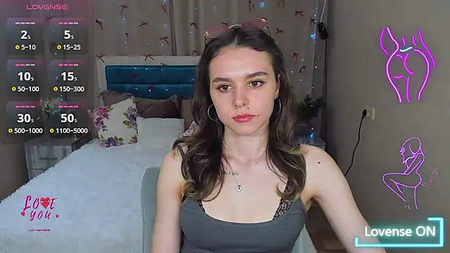 EmelyMason online show from April 13, 2026, 6:06 am